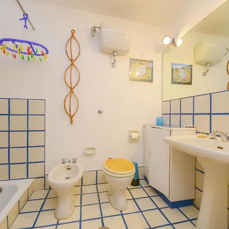 Vakantiehuis Lovely Holiday In Calabria Near Beach
