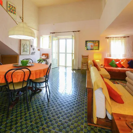 Vakantiehuis Lovely Holiday In Calabria Near Beach *
